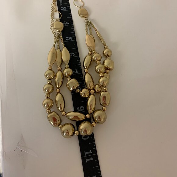 Jewelry Set Gold Tone Necklace and earrings Tired Beads Lightweight Classic NWT - Picture 3 of 3